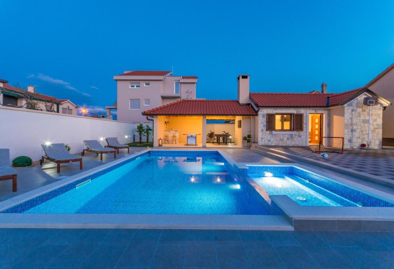 Villa Lucija Biograd Na Moru Exterior foto